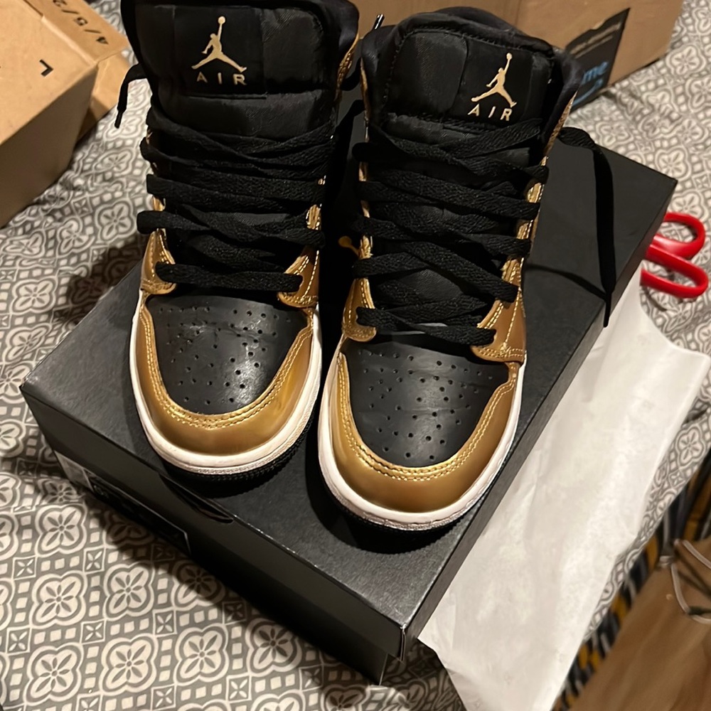 Only worn once my kid needed a bigger size
